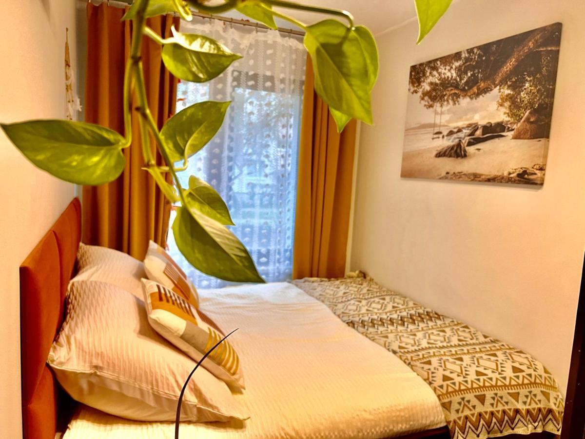 Yellow Apartment Airport Galeria Mokotow Netflix Warsaw Ngoại thất bức ảnh